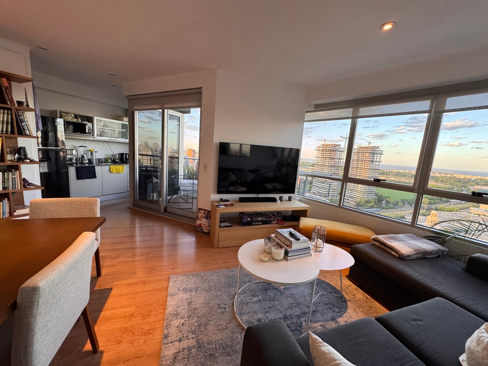 7FE57D44-ED88-4275-BC9A-46BF25E140A2